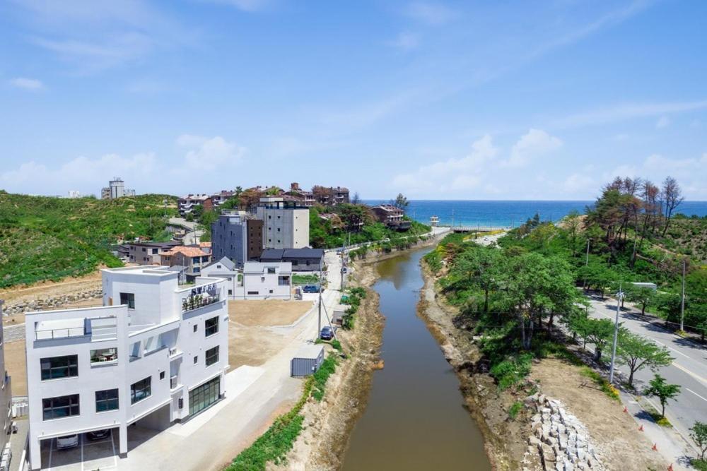 Gangneung St153 Hotel Exterior foto